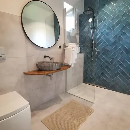 Apartament Motyl Lub Z Lazienka