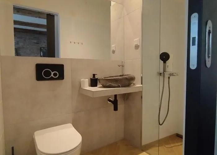 Motyl Lub Z Lazienka - Bez Aneksu, Prosze Wybrac Wlasciwy Lokal Bytom